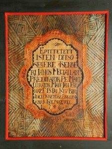 Famennyezet kazetta, felirattal