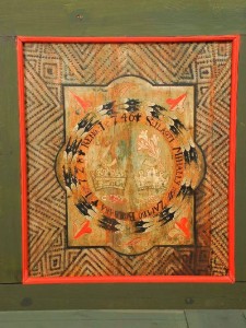 Famennyezet kazetta, felirattal